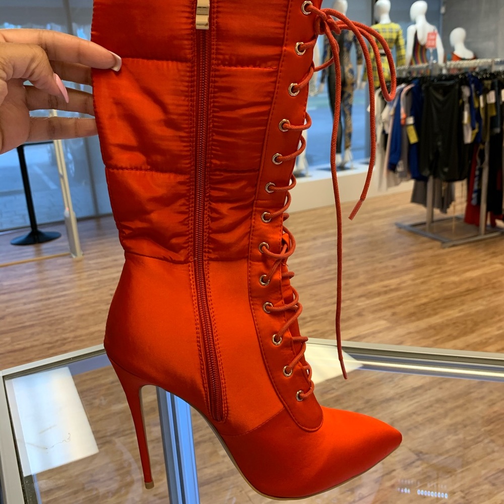 Red Puffer Heel
